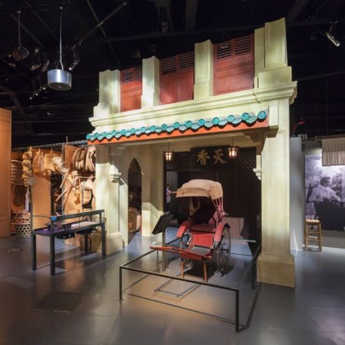 museum-scanning museum exhibit