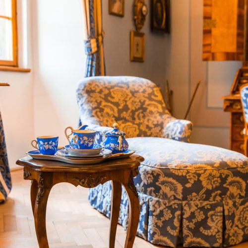 renovate-valuable-furniture Restore worn furniture